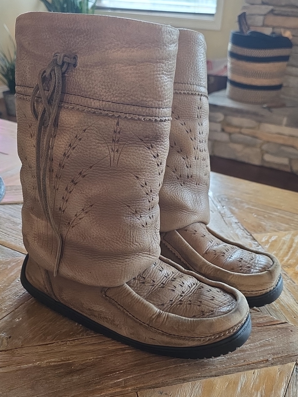 MANITOBAH Mukluks Gatherer all leather rubber sole winter boots ! 9